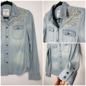 AMERICAN EAGLE | Chambray Top w/Studded Detail